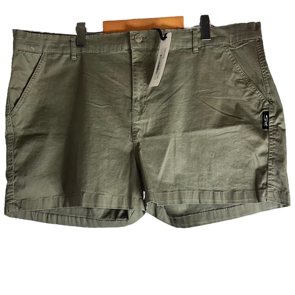Silver Jeans Pants - NEW Silver Jeans Co Light Olive Green Stretchy Khaki Shorts Women’s Plus Size 22